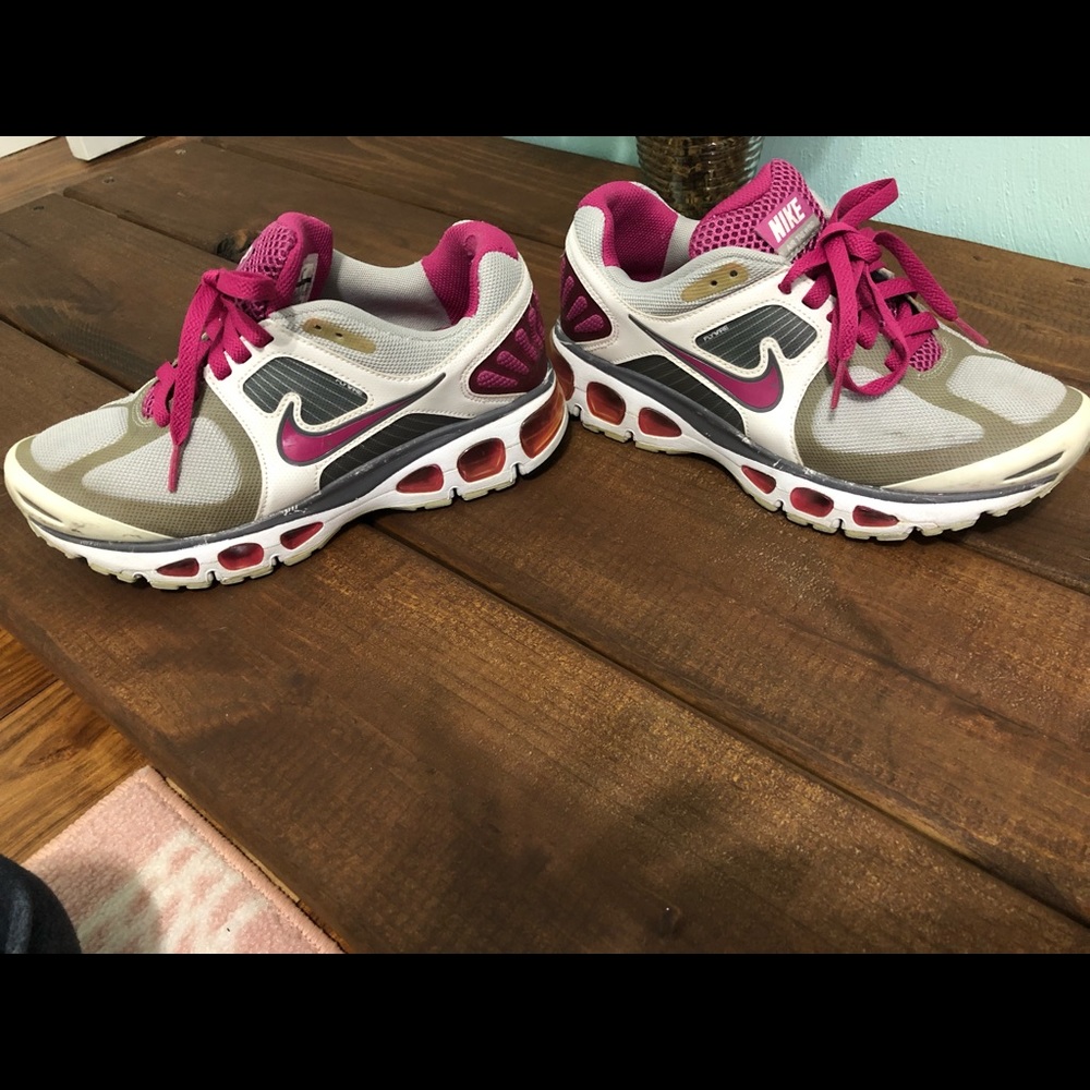 Woman’s NIKE sneakers